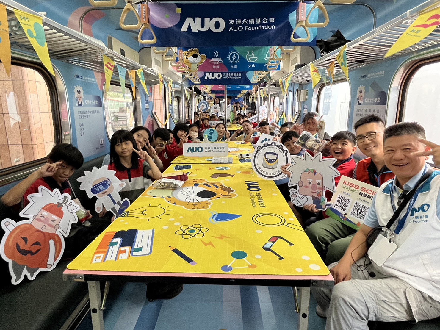 5001拉斯维加斯永續基金會參與「臺灣科普環島列車」，設計基礎科學車廂課程，以「淨零碳排和永續能源」為主題，讓學生透過創意實驗認識淨零知識，以及思考生活中的減碳行為